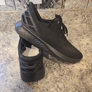 Kizik Athens Blackout Hands-free Slip-on Lowtop Sneakers Mens Sz 11/Women's 12.5